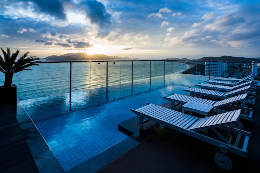 Alana Nha Trang Hotel – Hồ bơi