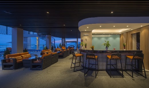 Altara Suite Da Nang – Hồ bơi