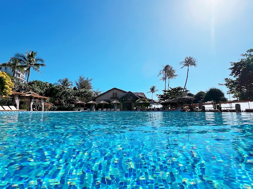 Aroma Beach Resort – Hồ bơi