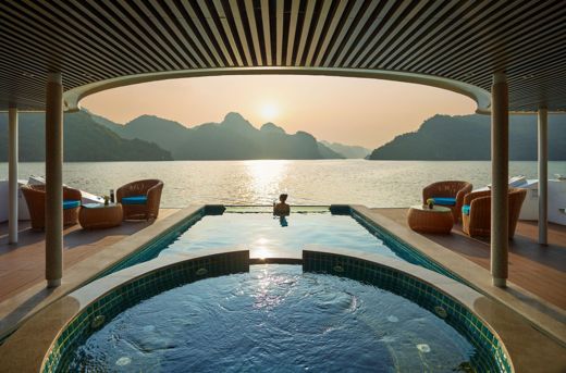 Capella Cruise – Hồ bơi