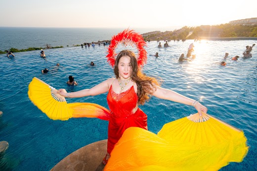 Centara Mirage Resort Mũi Né – Belly Dance