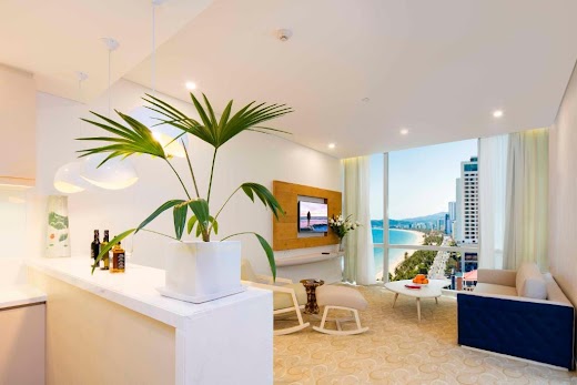 Diamond Bay Resort & Spa – Phòng Suite