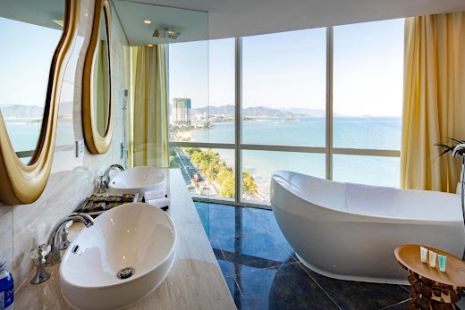 Diamond Bay Resort & Spa – Phòng Suite