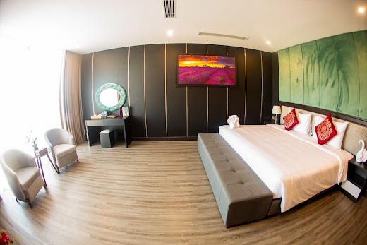 Diamond Hotel Van Don – Phòng Suite