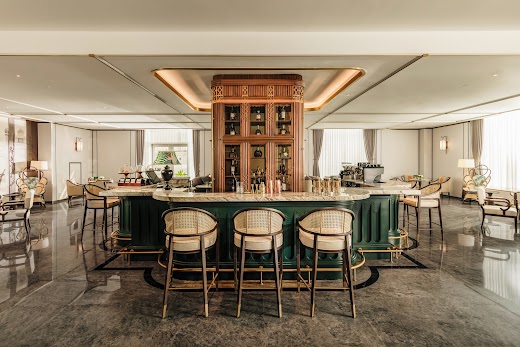 Grand Royal Riverside Hue – Fusion Collection – . THE AMBER LOUNGE
