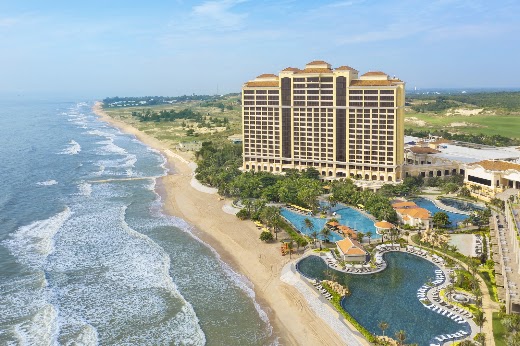 Holiday Inn Hồ Tràm – IC