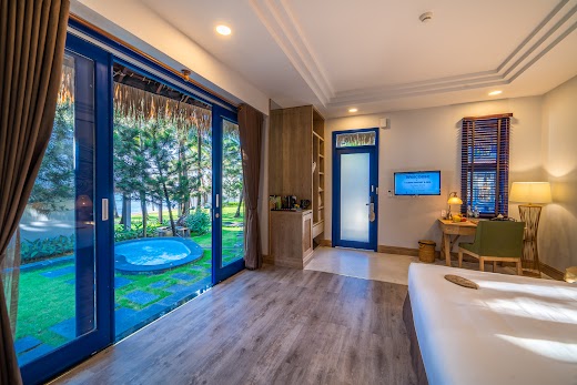 L'azure Resort & Spa – Bungalow with Jacuzzi