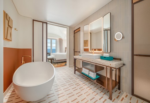 La Festa Phu Quoc, Curio Collection By Hilton – Phòng Suite