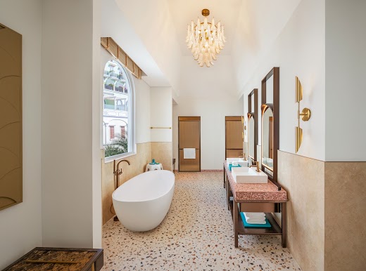 La Festa Phu Quoc, Curio Collection By Hilton – Phòng Suite