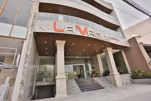 La Vague Hotel – OUTSIDE