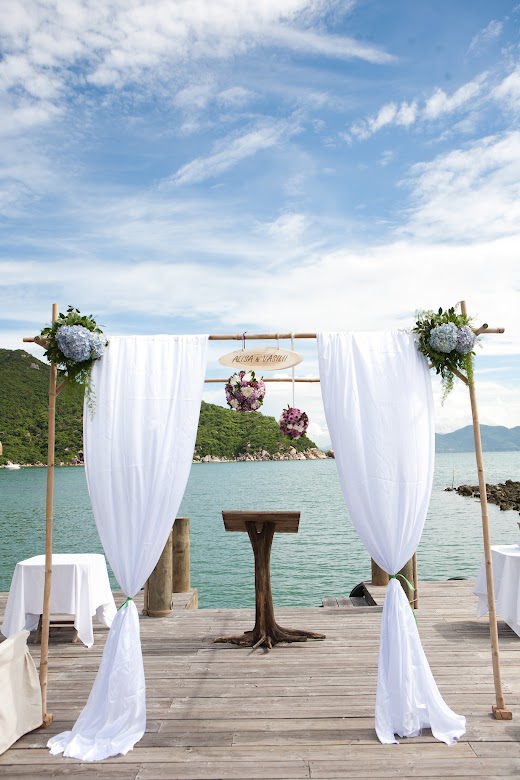 Lalya Ninh Van Bay – Tiệc cưới