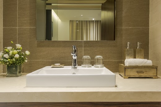 Maximilan Danang Beach – Phòng Deluxe