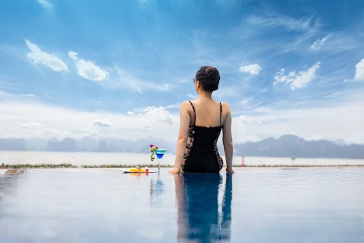 Mường Thanh Luxury Hạ Long Centre Hotel (Tòa Hotel) – Hồ bơi