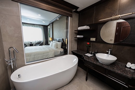 Ninh Binh Legend Hotel – Bathroom
