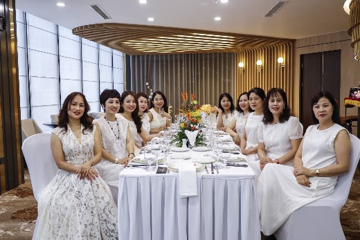 Paddington Hotel Bayview Halong – EXECUTIVE LOUNGE