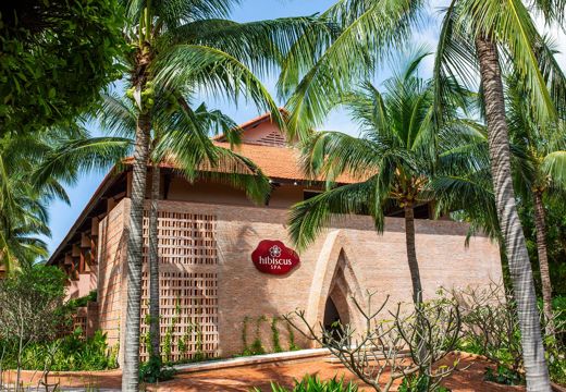 Pandanus Resort – Spa
