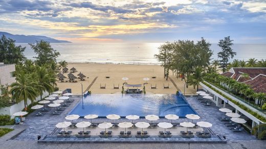Pullman Đà Nẵng Beach Resort – Bãi biển