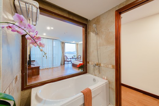 Red Sun Nha Trang – Phòng Suite