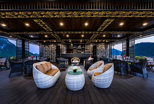 Rita Cruise – Đồ uống & quầy bar