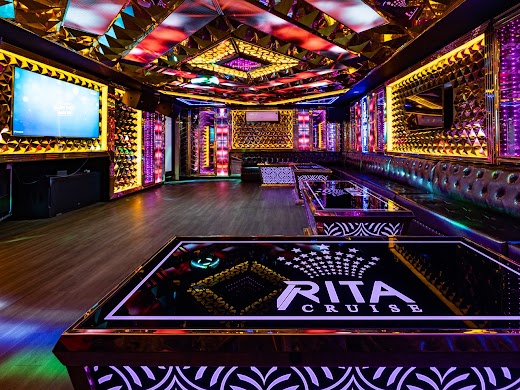 Rita Cruise – . KARAOKE ROOM