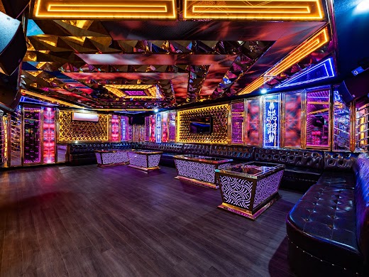 Rita Cruise – . KARAOKE ROOM