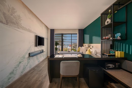 Satya Danang Hotel – . Premier Twin Balcony Church View