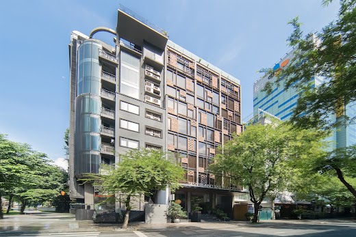 Silverland Sakyo Hotel – Facade
