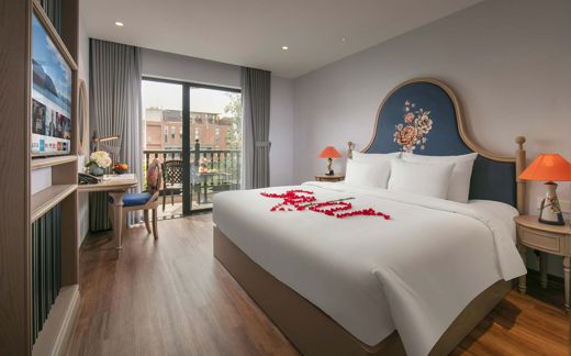 Solar Premium Hotel & Spa – Tổng quan