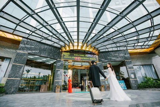 Song Lam Waterfront Hotel – Tổng quan