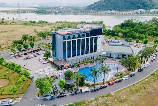 Song Lam Waterfront Hotel – Tổng quan