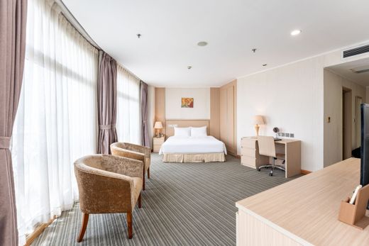 Super Candle Hotel – Tổng quan