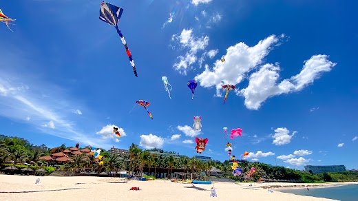 The Cliff Resort Mũi Né – Kite Flying